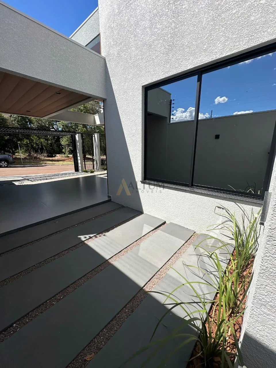 Imagens do imóveis CASA TÉRREA SEMI- MOBILIADA  COM 3 SUÍTES, ENERGIA SOLAR E AUTOMAÇÃO – COLINAS  TROPICAL | CASCAVEL