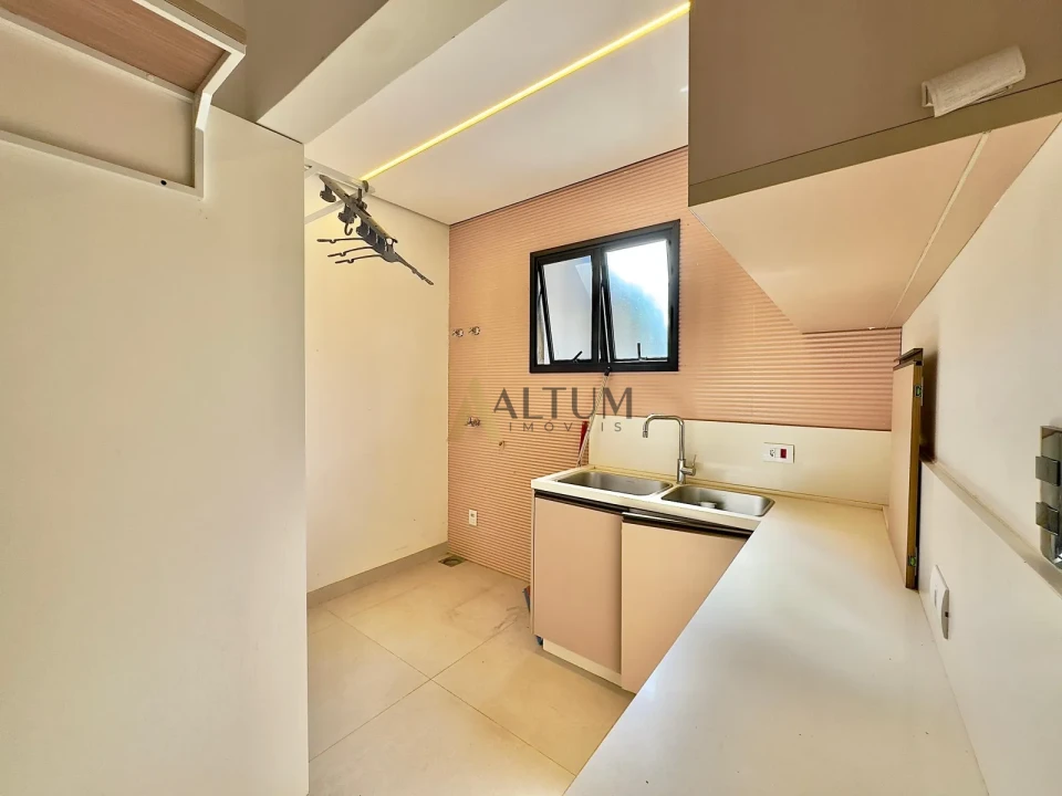 Imagens do imóveis Sobrado Semi Mobiliado em condomínio fechado