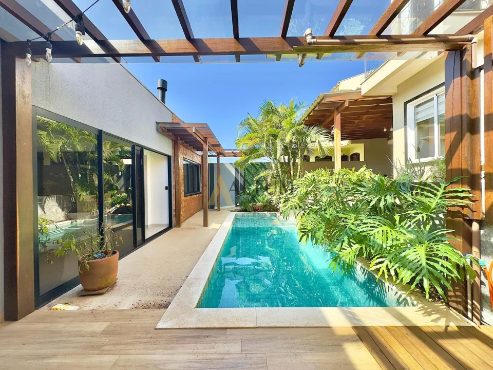 Imagens do imóveis Sobrado Semi Mobiliado em condomínio fechado