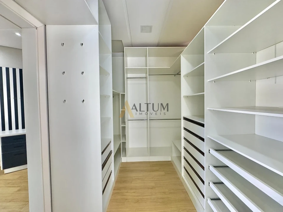 Imagens do imóveis Sobrado Semi Mobiliado em condomínio fechado