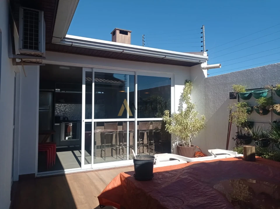 Imagens do imóveis Casa Térrea Mobiliada em Condomínio Fechado no Country