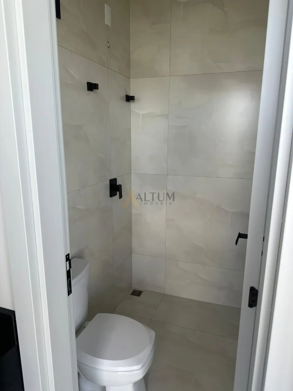 Imagens do imóveis CASA TÉRREA SEMI- MOBILIADA  COM 3 SUÍTES, ENERGIA SOLAR E AUTOMAÇÃO – COLINAS  TROPICAL | CASCAVEL