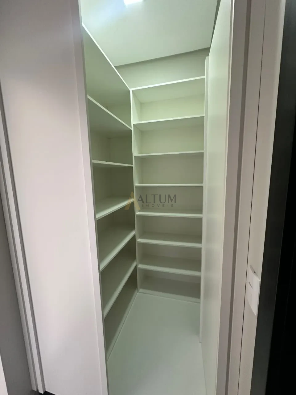 Imagens do imóveis CASA TÉRREA SEMI- MOBILIADA  COM 3 SUÍTES, ENERGIA SOLAR E AUTOMAÇÃO – COLINAS  TROPICAL | CASCAVEL