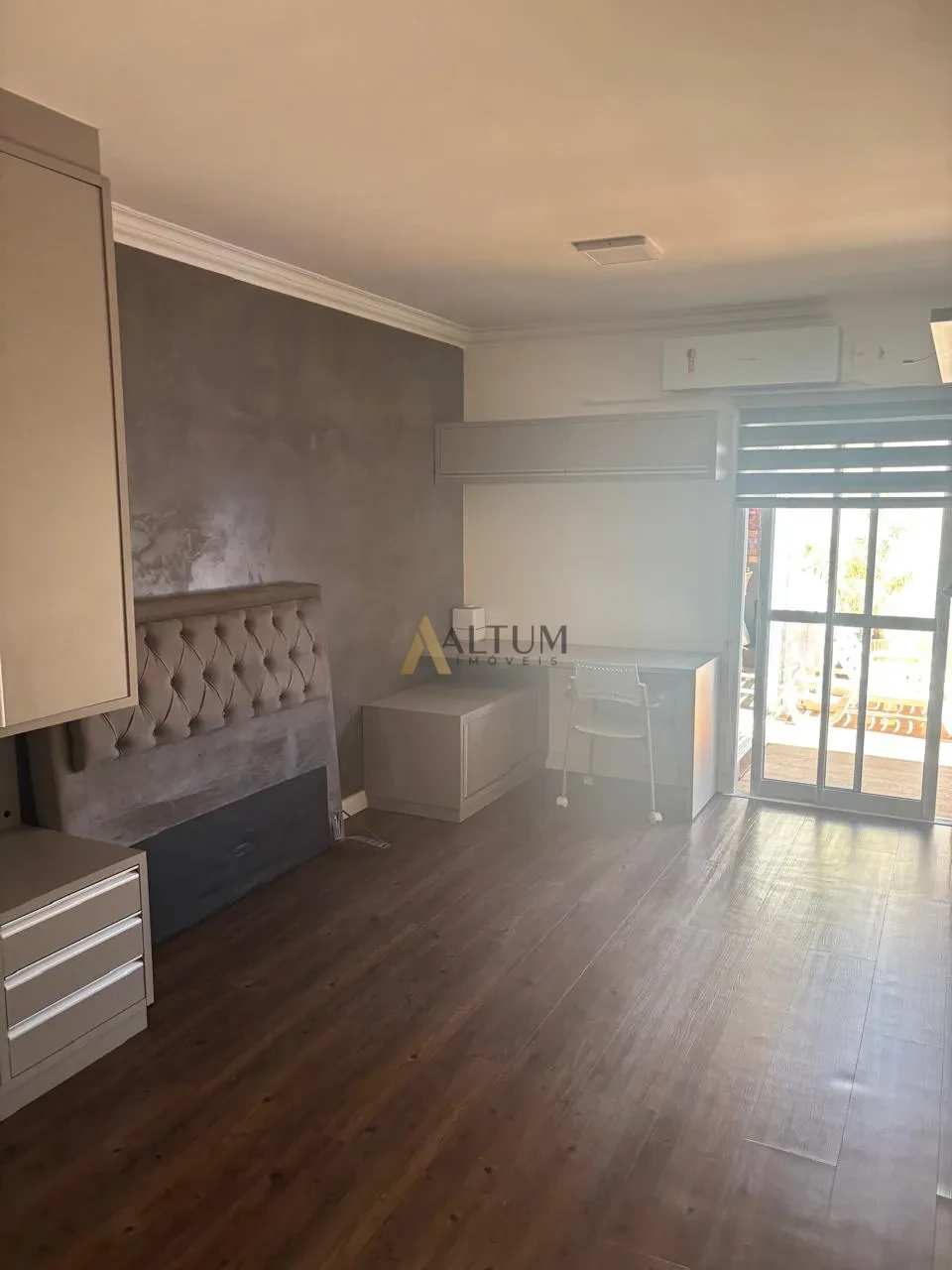 Imagens do imóveis Casa Térrea Mobiliada em Condomínio Fechado no Country