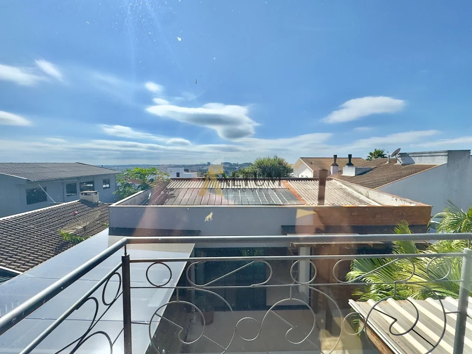 Imagens do imóveis Sobrado Semi Mobiliado em condomínio fechado