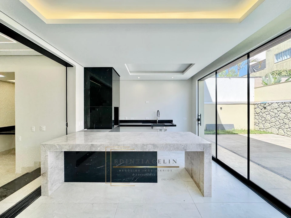 Condominio Royal Forest