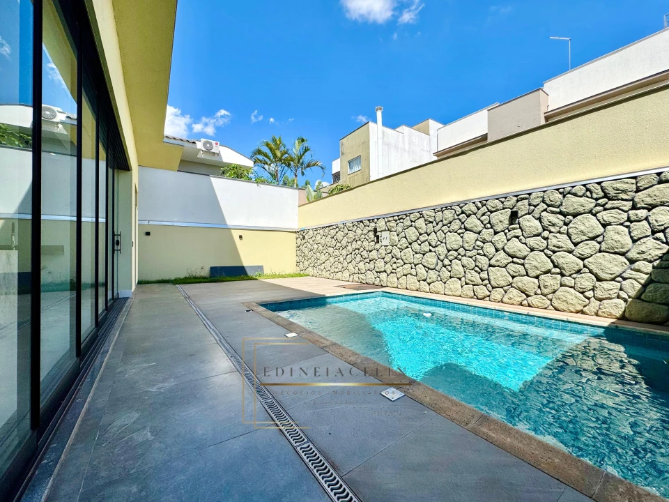 Condominio Royal Forest