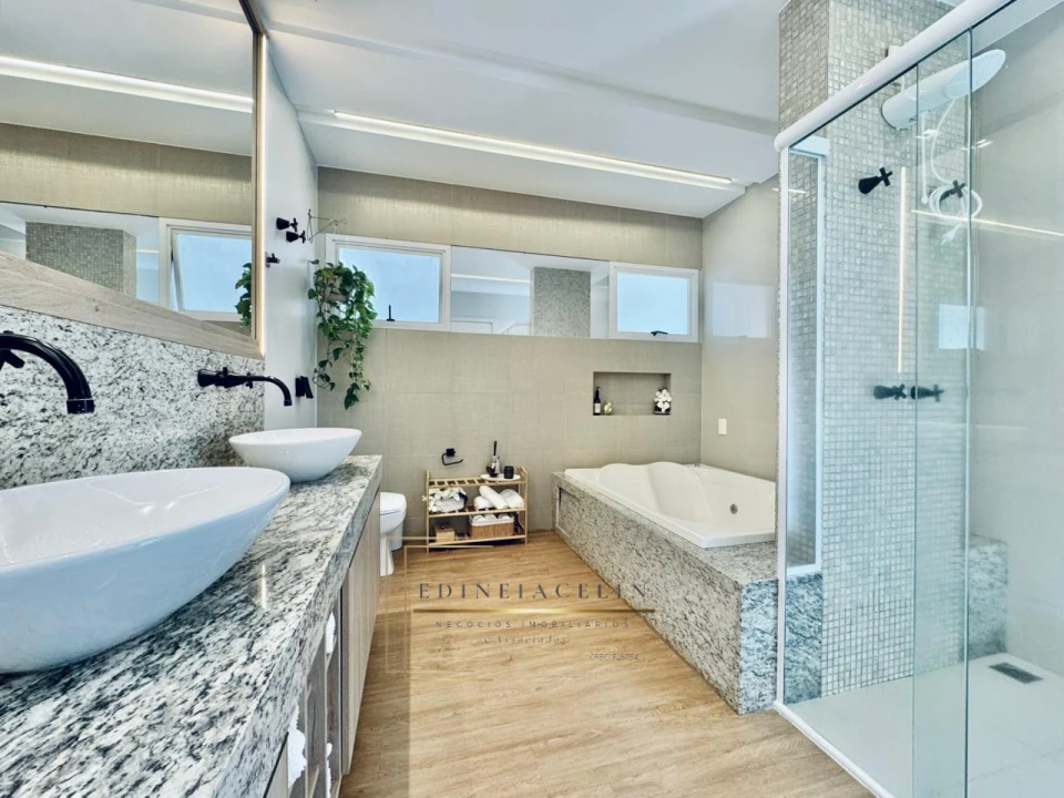 Condominio Royal Forest