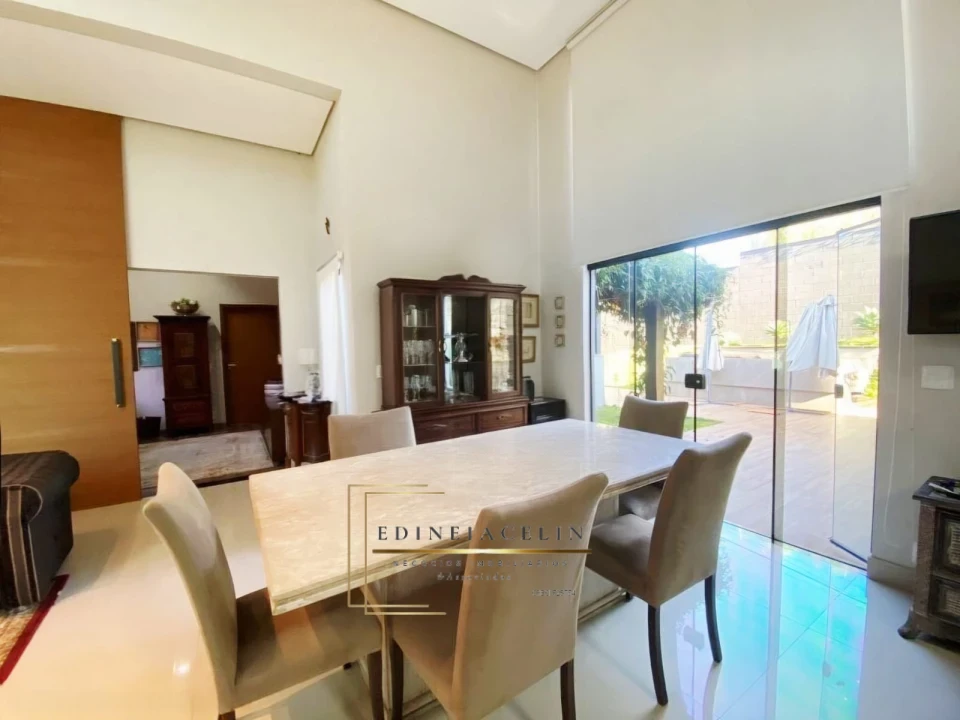 Condomínio Petit Ville