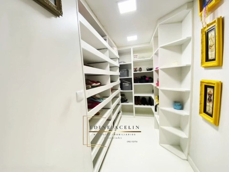 Condomínio Petit Ville