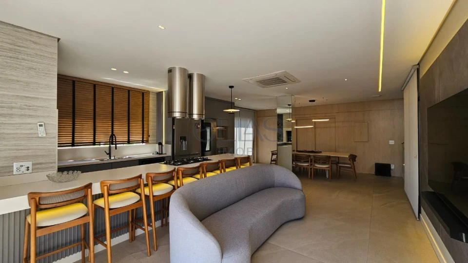 Imagens do imóveis Sobrado à Venda no Parque Tauá Condomínio Tangará