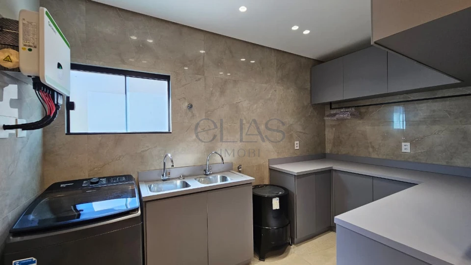 Imagens do imóveis Sobrado à Venda no Parque Tauá Condomínio Tangará