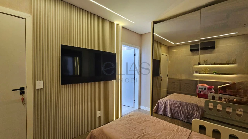 Imagens do imóveis Sobrado à Venda no Parque Tauá Condomínio Tangará