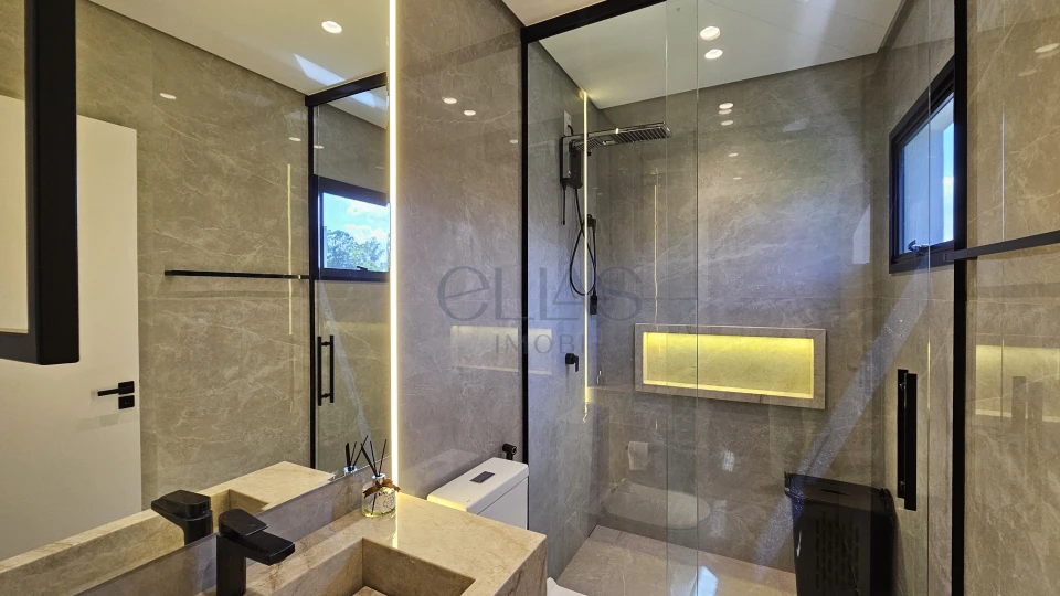 Imagens do imóveis Sobrado à Venda no Parque Tauá Condomínio Tangará