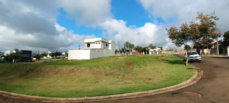 Terreno no condomínio Morada das Flores