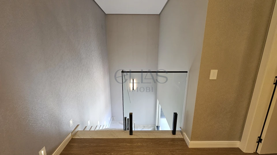 Imagens do imóveis Sobrado à Venda no Parque Tauá Condomínio Tangará