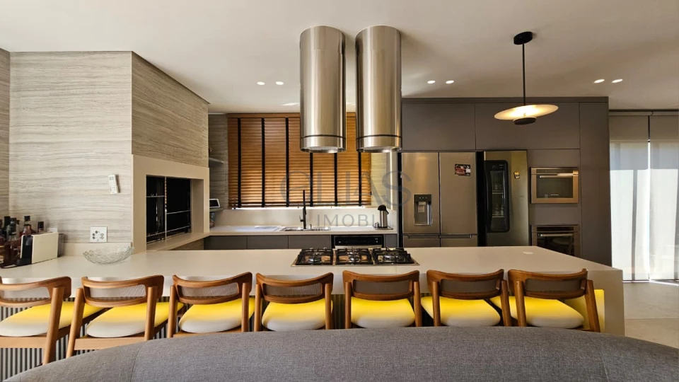 Imagens do imóveis Sobrado à Venda no Parque Tauá Condomínio Tangará