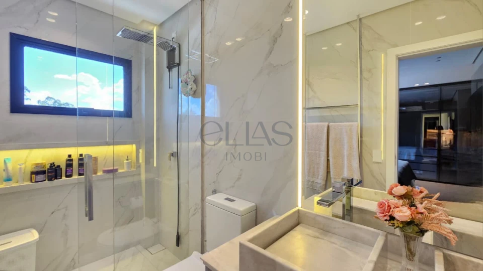 Imagens do imóveis Sobrado à Venda no Parque Tauá Condomínio Tangará