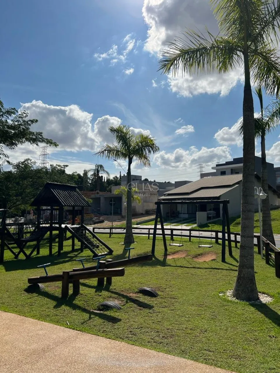 Imagens do imóveis Casa Em Condomínio À Venda Condomínio Sun Lake Residence Londrina