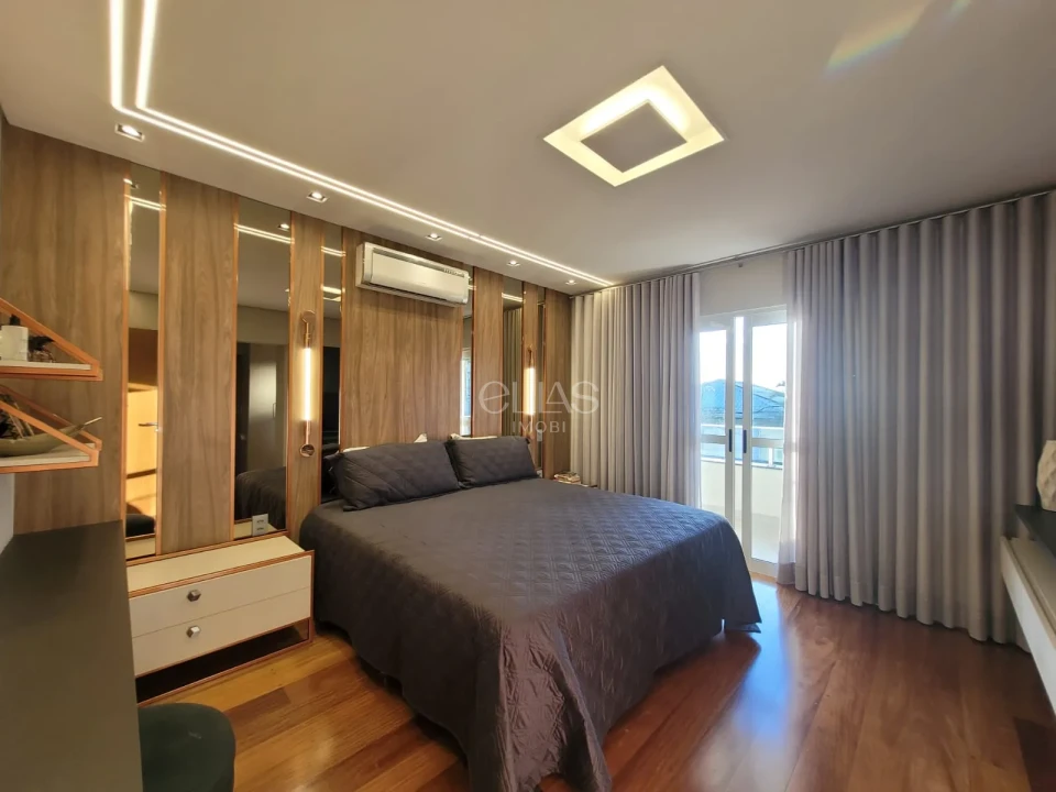 Imagens do imóveis Sobrado À Venda No Condomínio Santana Residence