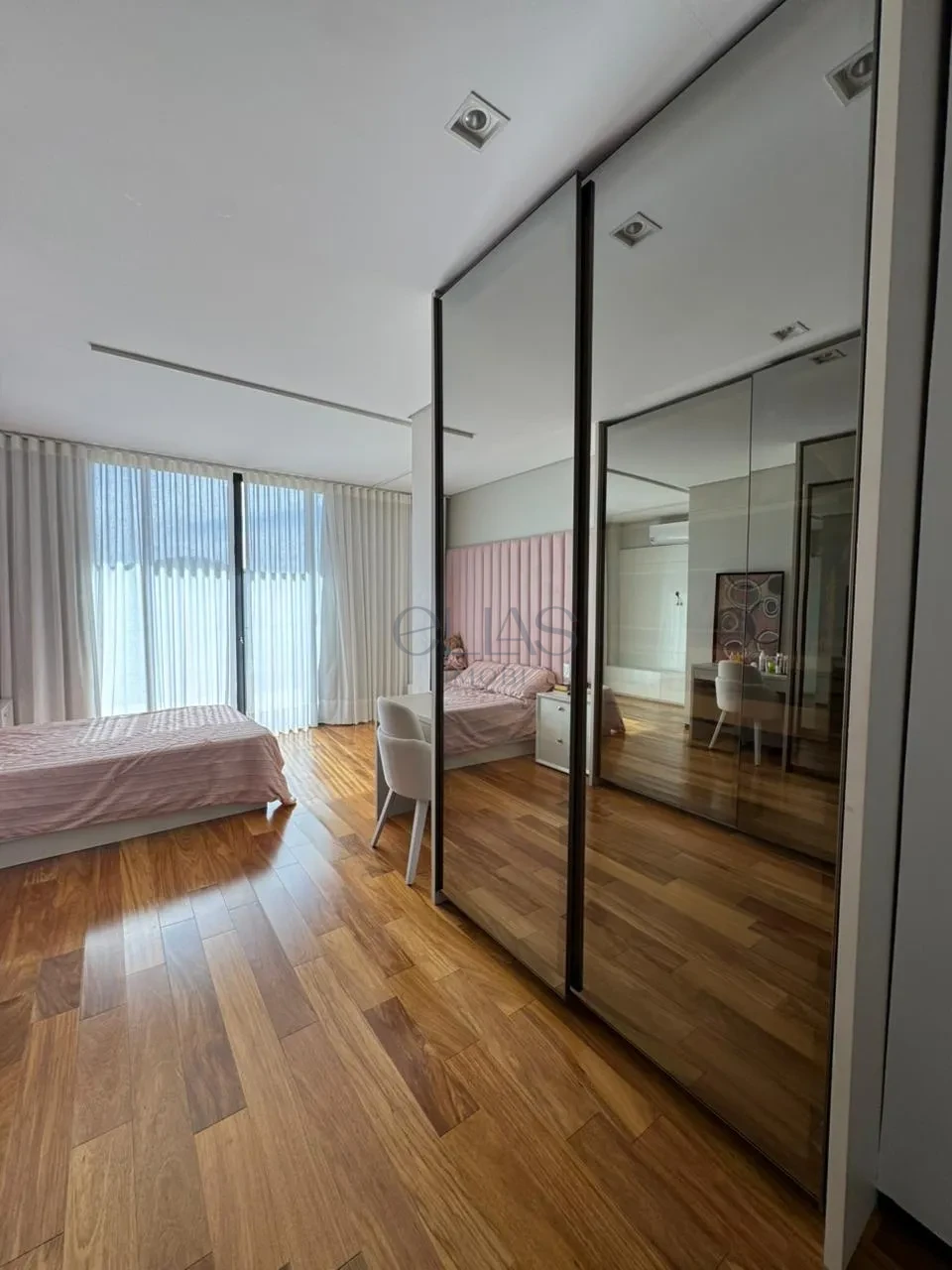 Imagens do imóveis Casa À Venda Com 4 Suítes No Cond. Estância Santa Paula