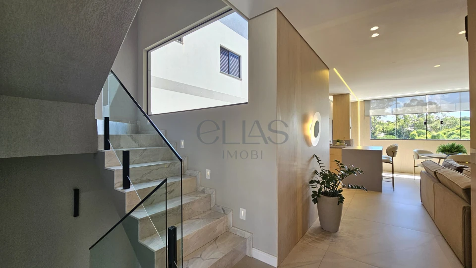 Imagens do imóveis Sobrado à Venda no Parque Tauá Condomínio Tangará