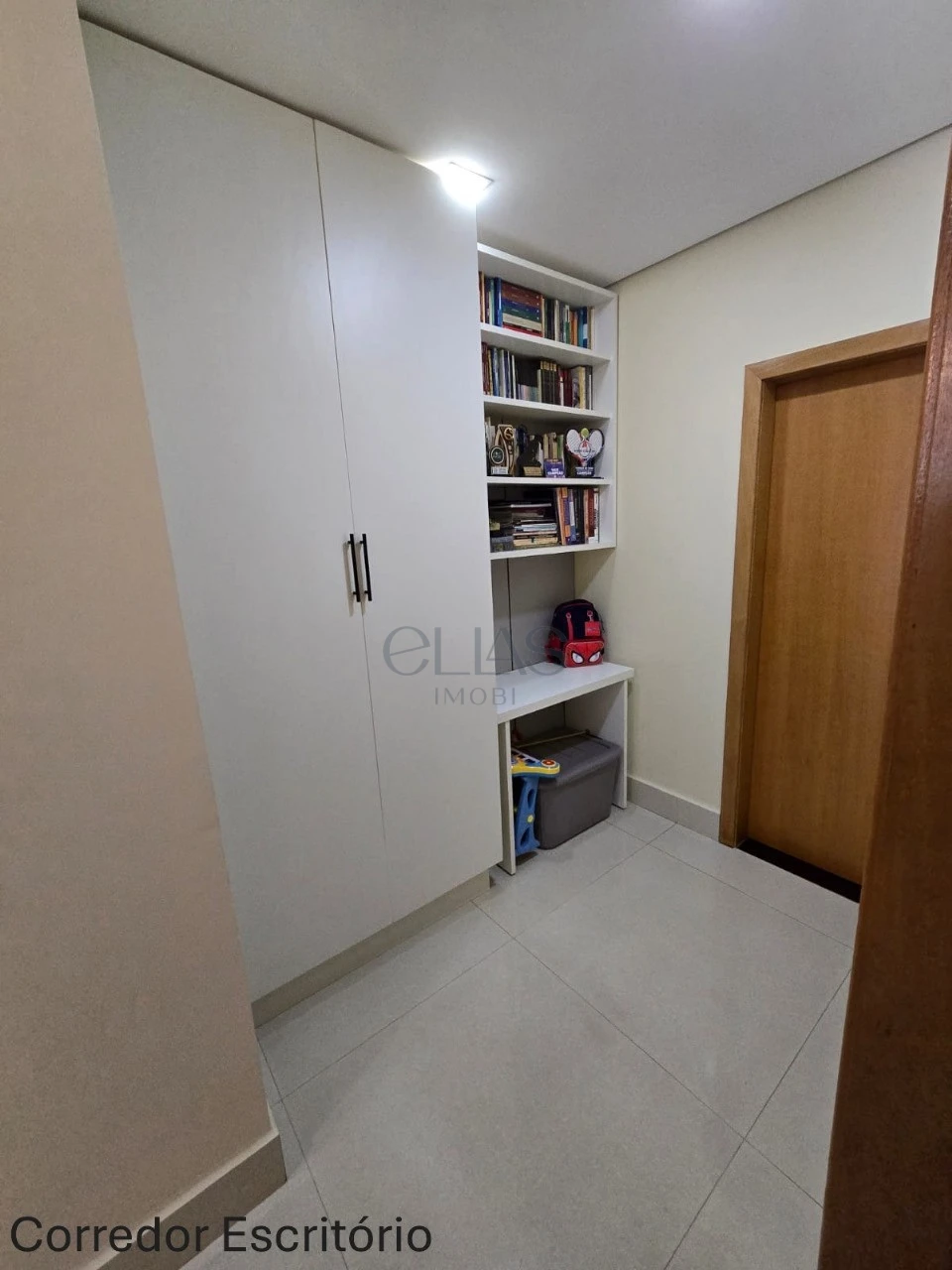 Casa à Venda Condomínio Alphaville 2