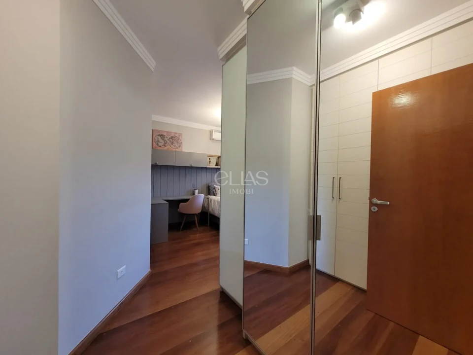 Imagens do imóveis Sobrado À Venda No Condomínio Santana Residence