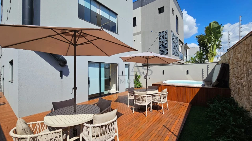 Imagens do imóveis Sobrado à Venda no Parque Tauá Condomínio Tangará