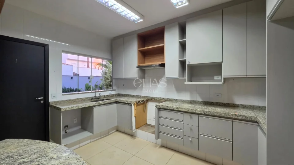 Casa Térrea À Venda No Cond. Bela Manhã