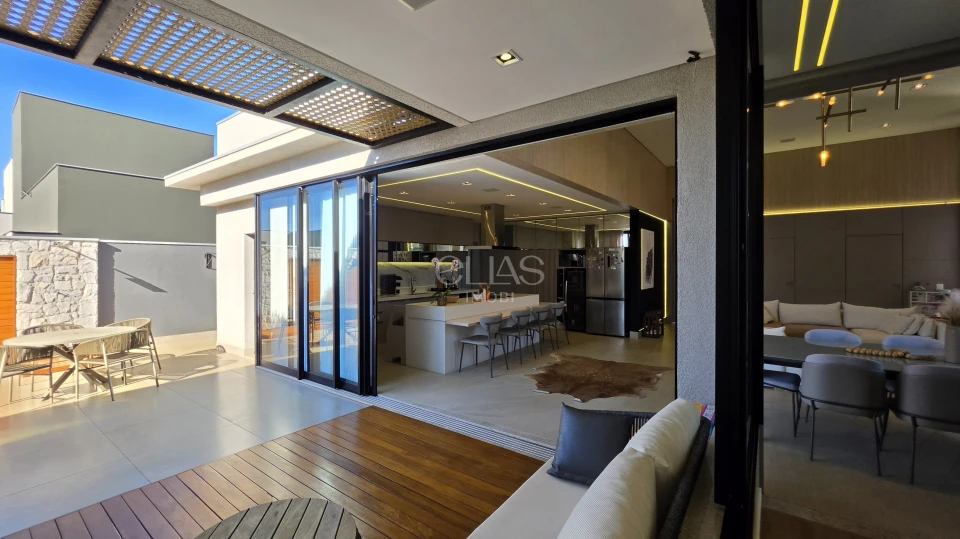 Imagens do imóveis Casa Térrea À Venda No Sun Lake Com 3 Suítes