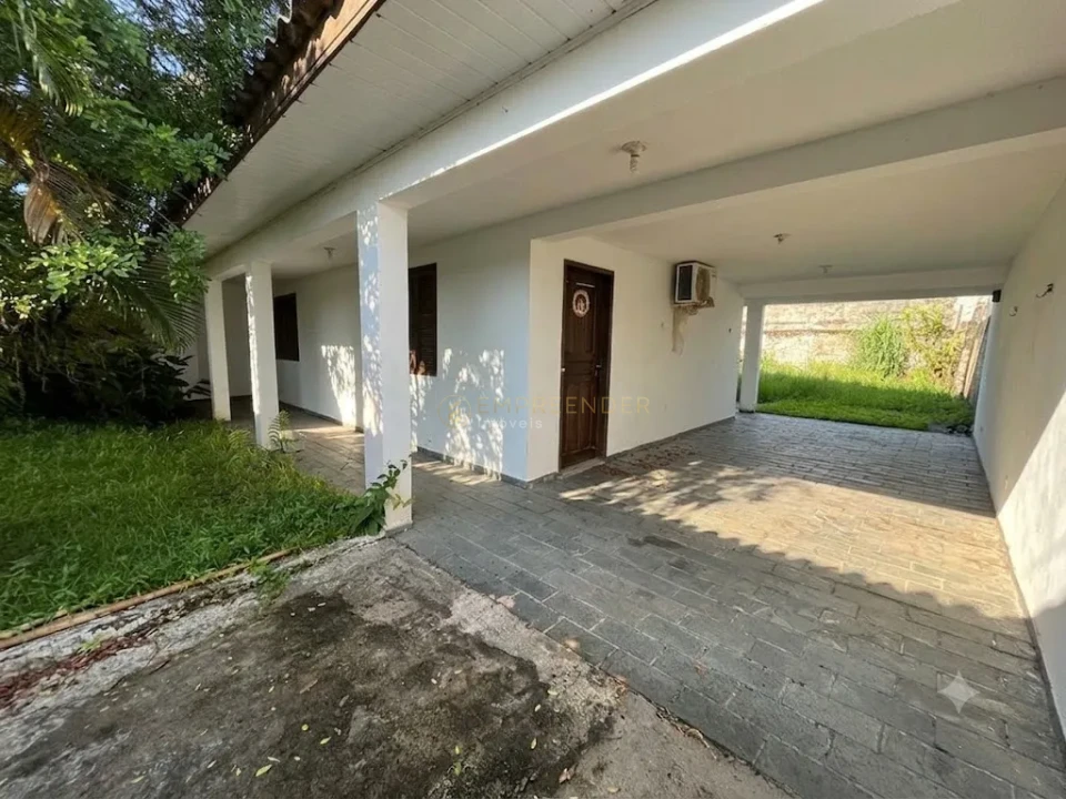 Casa à venda no Balneário Riviera