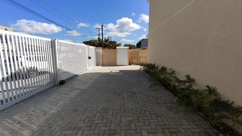 SOBRADO EM CONDOMÍNIO NO BALNEÁRIO GAIVOTAS