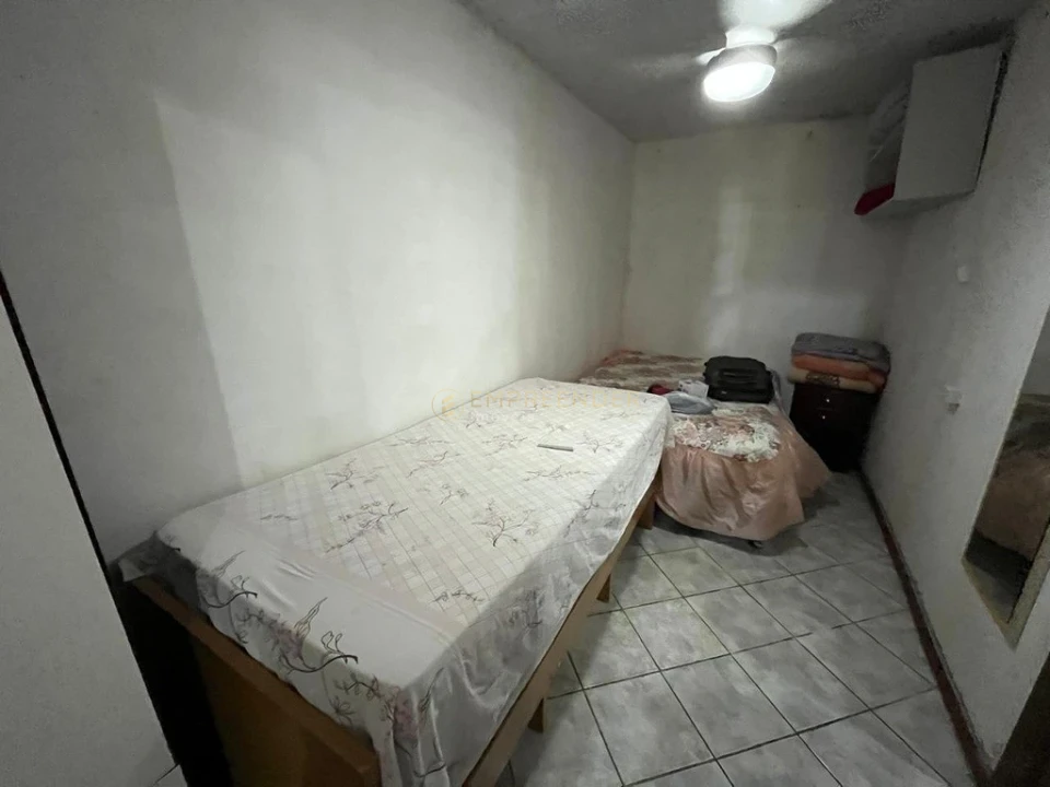 CASA COM 2 DORMITÓRIOS NO JARDIM CANADÁ