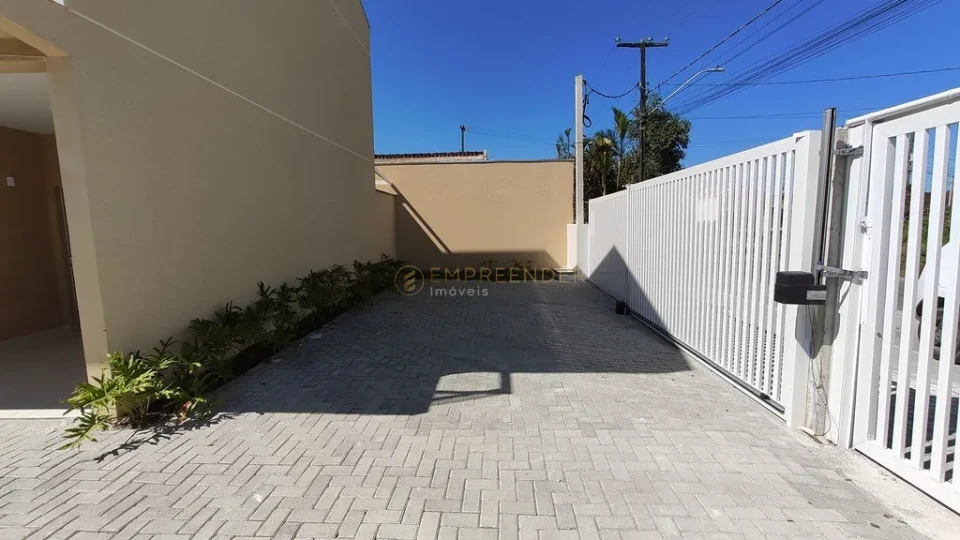 SOBRADO EM CONDOMÍNIO NO BALNEÁRIO GAIVOTAS
