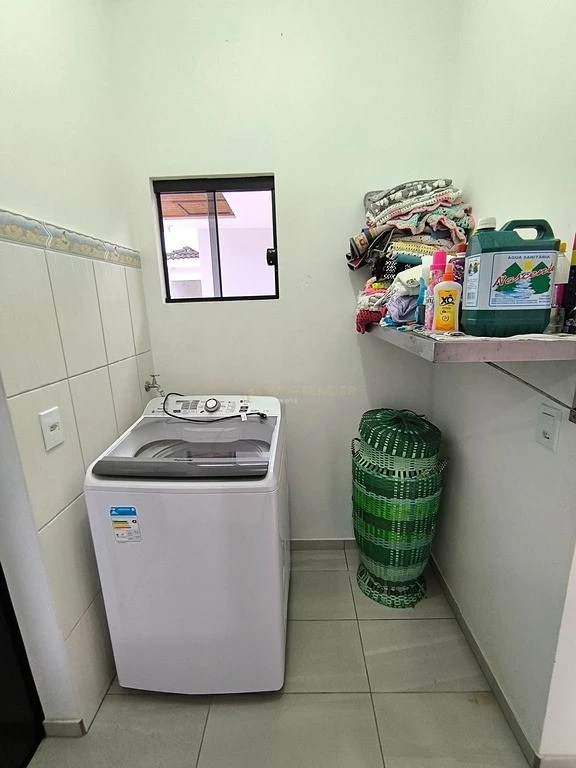 CASA COM PISCINA E ÁREA GOURMET EM PRAIA DE LESTE