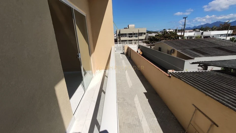SOBRADO EM CONDOMÍNIO NO BALNEÁRIO GAIVOTAS