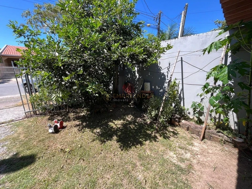 CASA COM 2 DORMITÓRIOS NO JARDIM CANADÁ