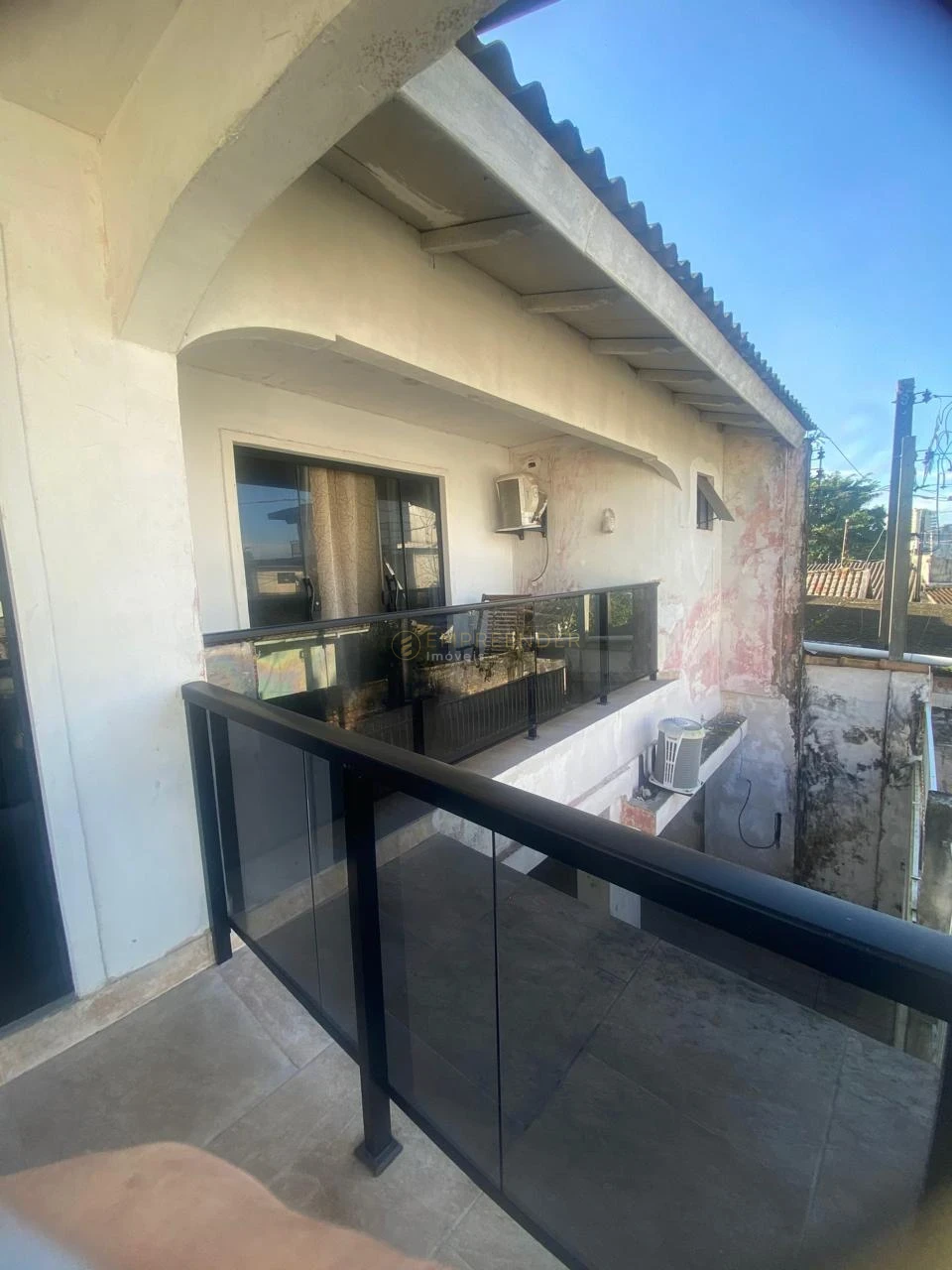 Sobrado com 4 suites em Paranaguá
