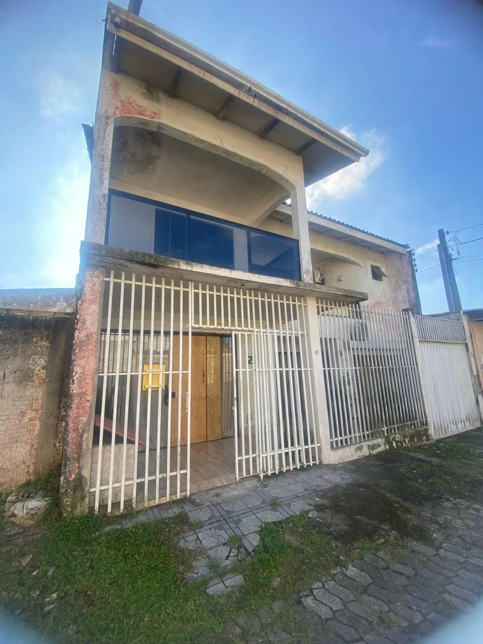 Sobrado com 4 suites em Paranaguá