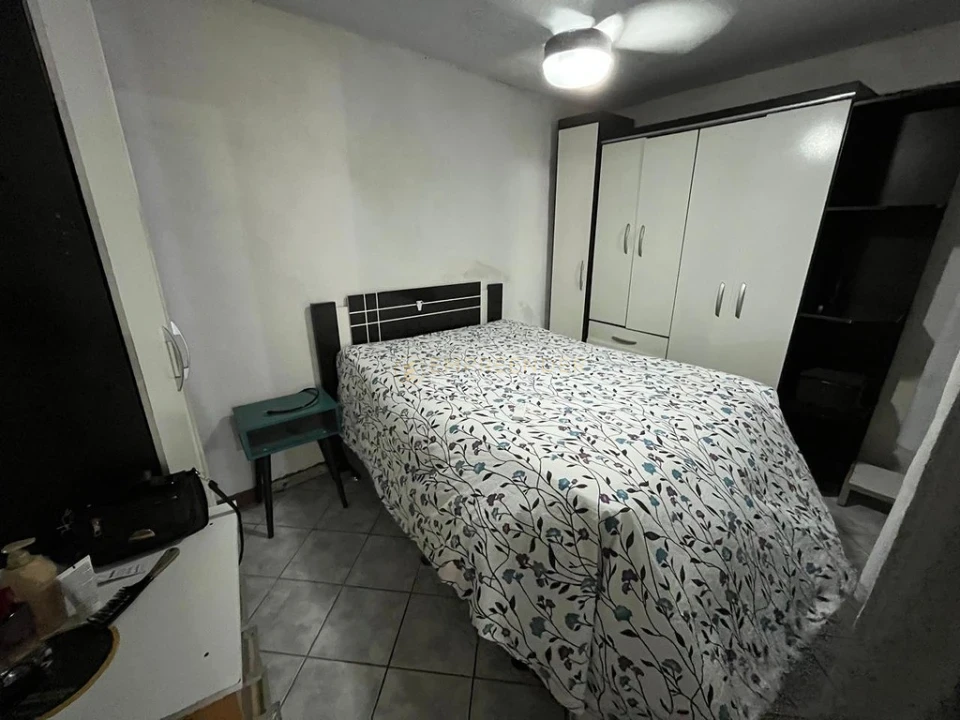 CASA COM 2 DORMITÓRIOS NO JARDIM CANADÁ