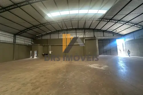 Excelente Barracão com 1.000 M2