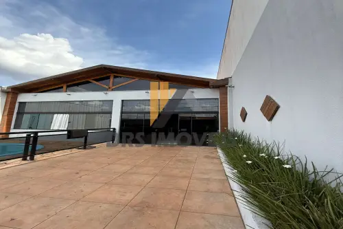 Excelente barracão  comercial com piscina a venda.