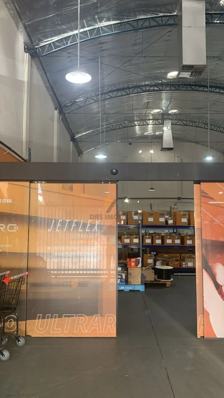 Excelente Barracão a venda com 360 m2 de área construída.