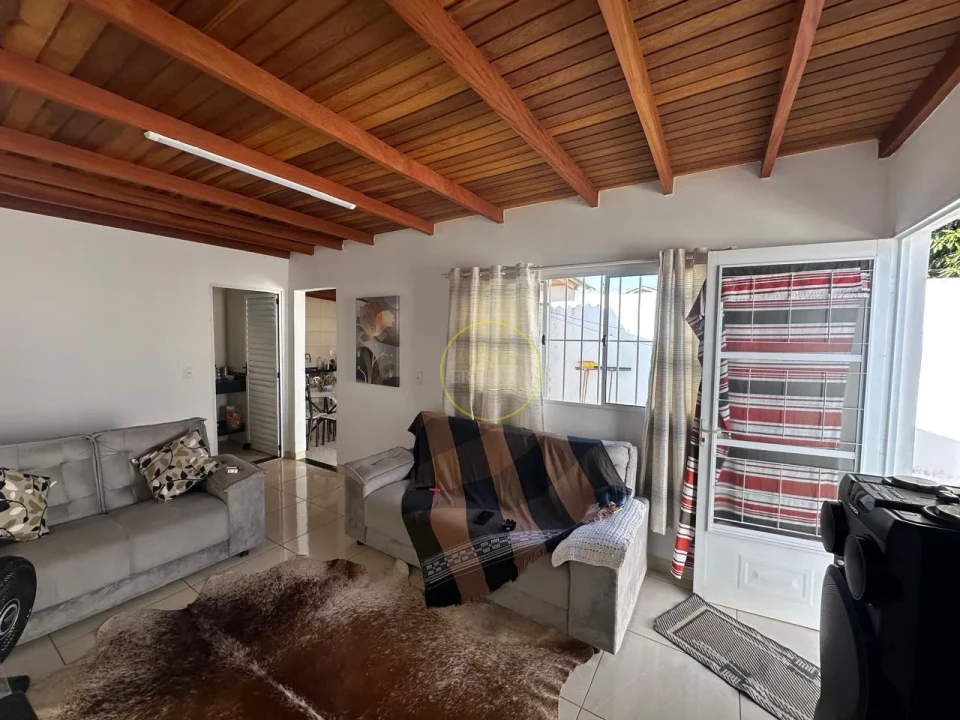 Imagens do imóveis CASA/PONTO COMERCIAL - ESTAÇÃO
