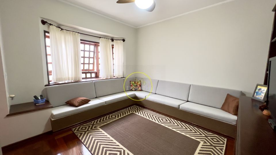 CASA TERREA AVENIDA TIRANDENTES