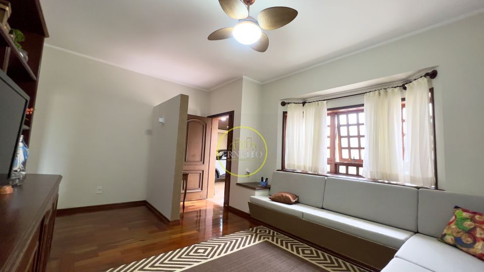 CASA TERREA AVENIDA TIRANDENTES