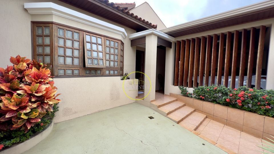 CASA TERREA AVENIDA TIRANDENTES