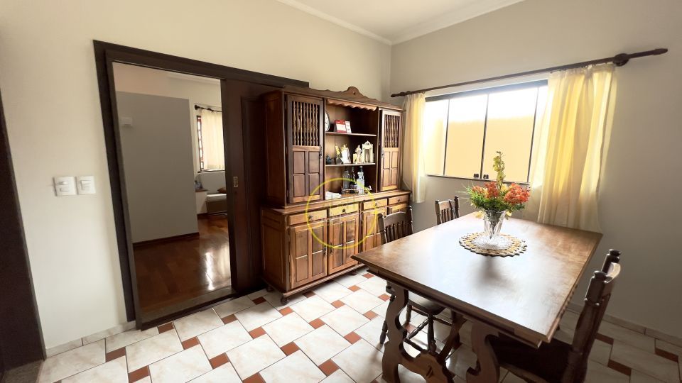CASA TERREA AVENIDA TIRANDENTES