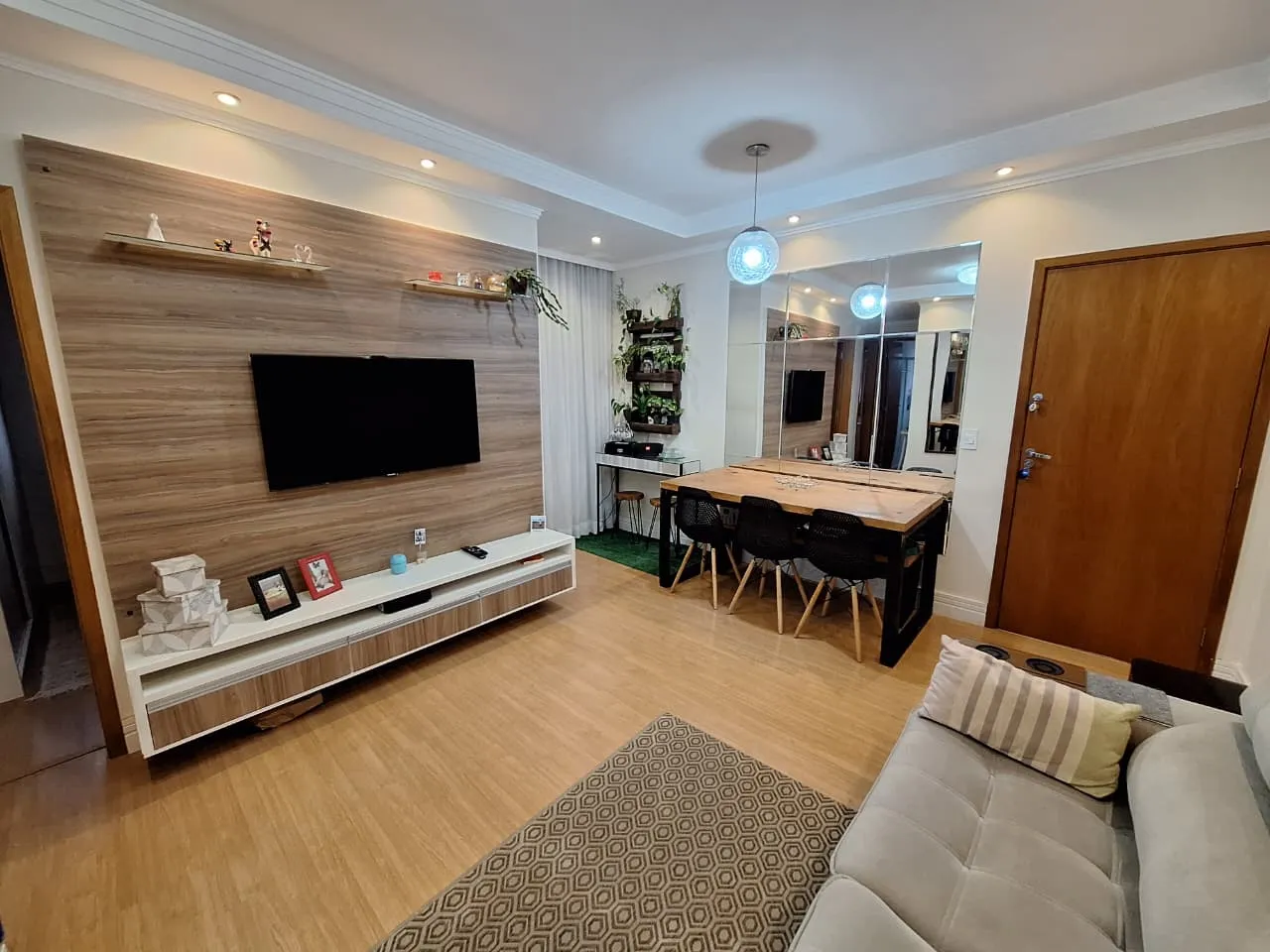 Apartamento 2 Dormitórios ao lado do Shopping Oriente
